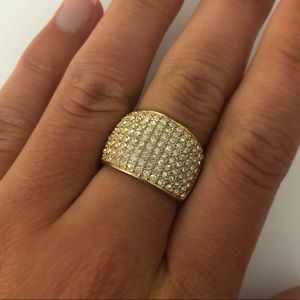 Gold ring with rhinestones
